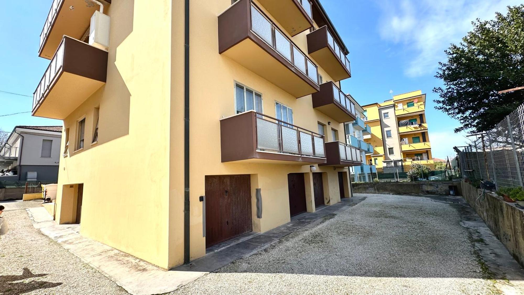 Se041 - Senigallia, Quadrilocale Accessoriato A 150Mt Dal Mare Exterior foto