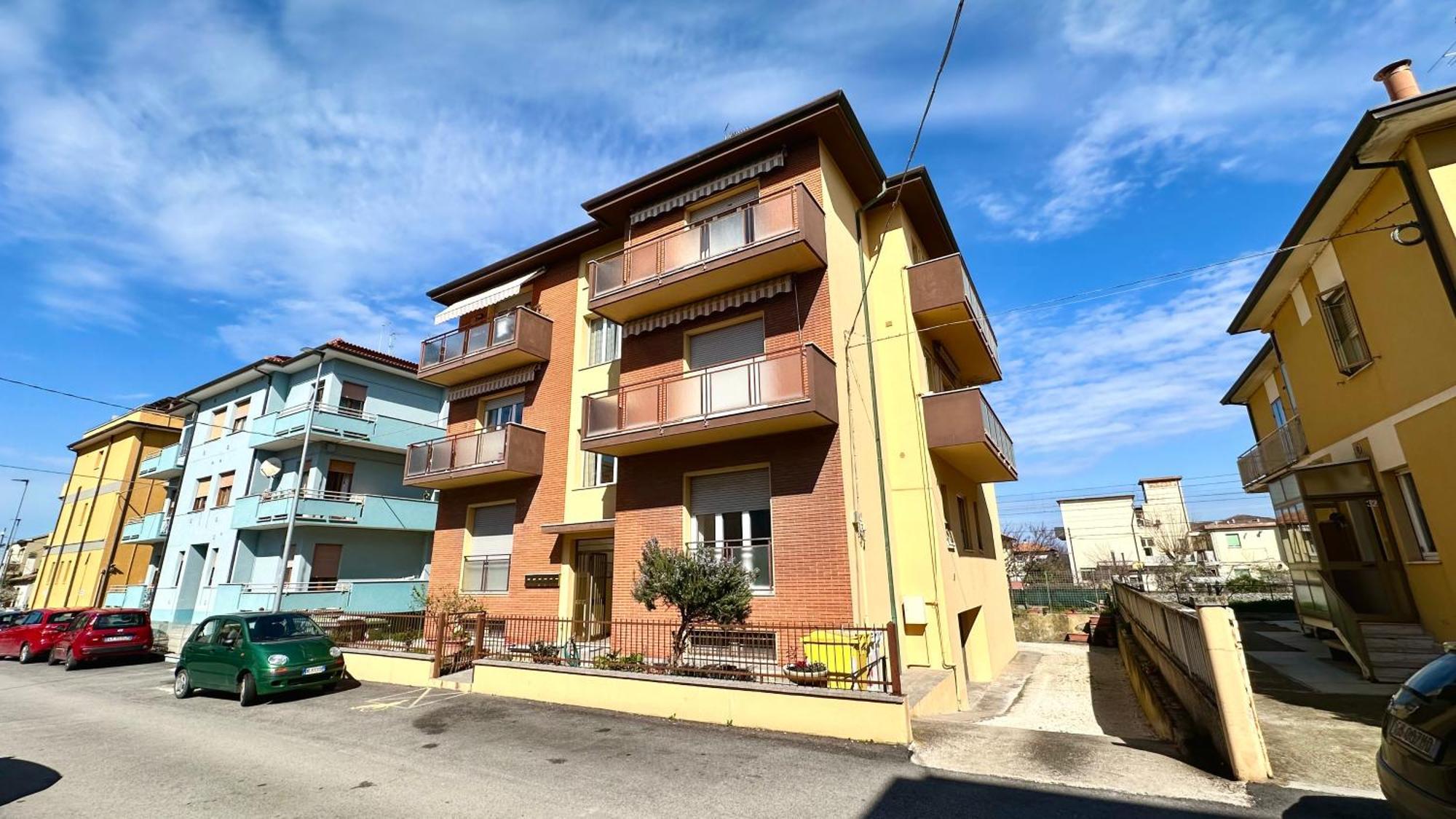 Se041 - Senigallia, Quadrilocale Accessoriato A 150Mt Dal Mare Exterior foto